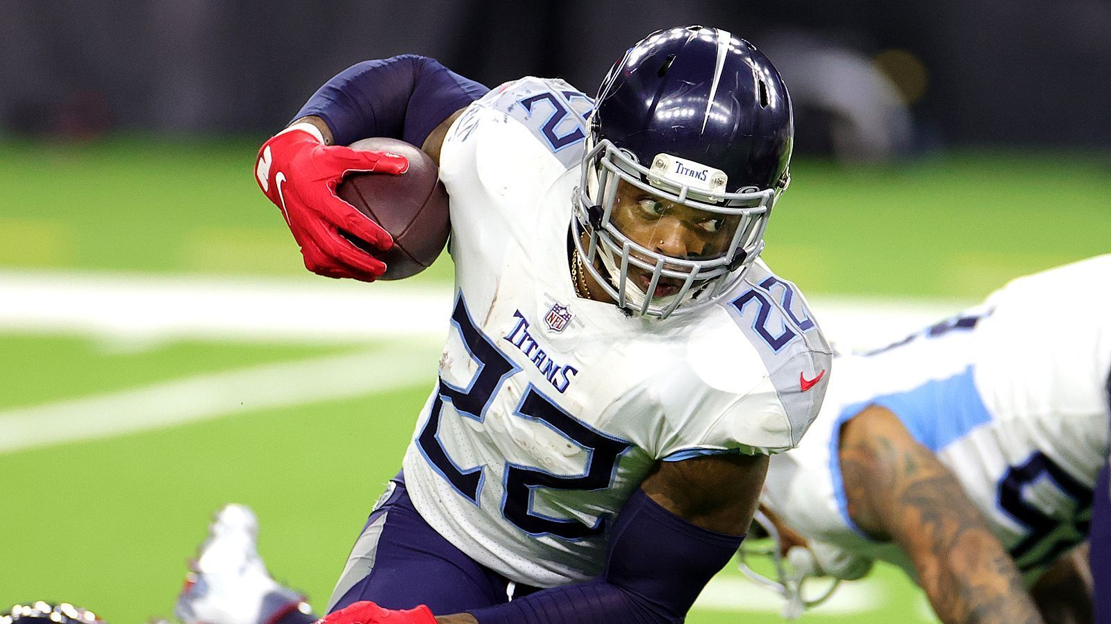 
                <strong>Offensive Player of the Year: Derrick Henry (Tennessee Titans)</strong><br>
                32 von 50 Stimmen
              
