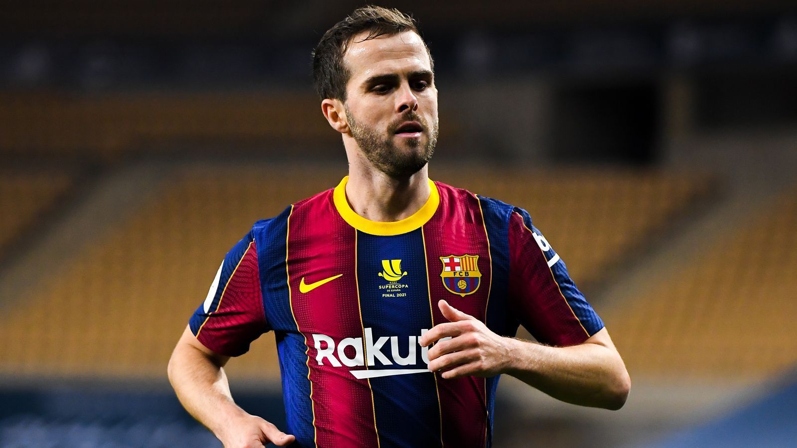 
                <strong>Platz 2 - Miralem Pjanic</strong><br>
                &#x2022; <strong>Wechsel zu:</strong> FC Barcelona<br>&#x2022; <strong>Vorheriger Verein: </strong>Juventus Turin<br>&#x2022; <strong>Alter zum Zeitpunkt des Wechsels: </strong>30 Jahre (September 2020)<br>&#x2022; <strong>Ablösesumme: </strong>60 Millionen Euro<br>
              