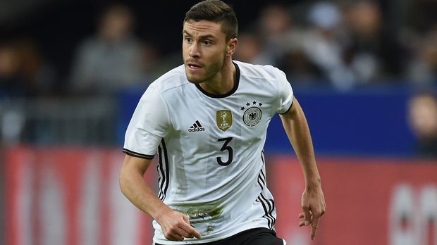 
                <strong>Platz 1: Jonas Hector</strong><br>
                Platz 1: Jonas Hector. 9 Einsätze (754 Spielminuten)
              