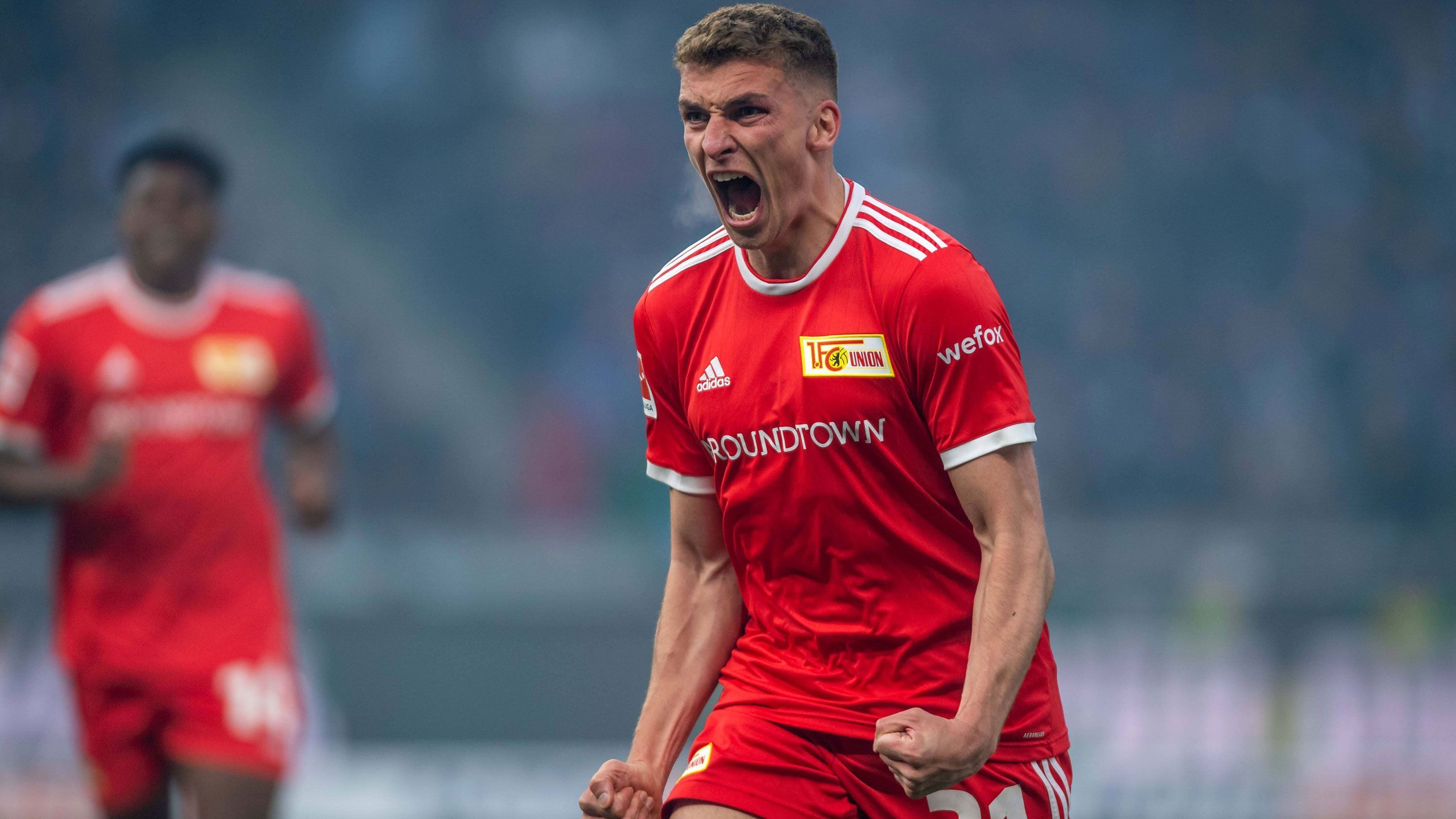 
                <strong>Grischa Prömel (TSG Hoffenheim)</strong><br>
                Grischa Prömel kehrt Union Berlin im Sommer den Rücken und wechselt ablösefrei zur TSG 1899 Hoffenheim. Für den zentralen Mittelfeldspieler ist es gleichbedeutend mit der Rückkehr zu dem Klub, für den er zwischen 2013 und 2015 im Jugendbereich aktiv war. "Grischa ist ein Spieler mit herausragenden läuferischen Fähigkeiten und einer enormen Präsenz, der im Mittelfeld sehr variabel agieren kann und zudem ein großes Spielverständnis besitzt", hob TSG-Sportdirektor Alexander Rosen die Vorzüge des 27-Jährigen auf der Website hervor. Im Kraichgau unterschrieb der gebürtige Stuttgarter einen Vertrag bis Sommer 2026.
              