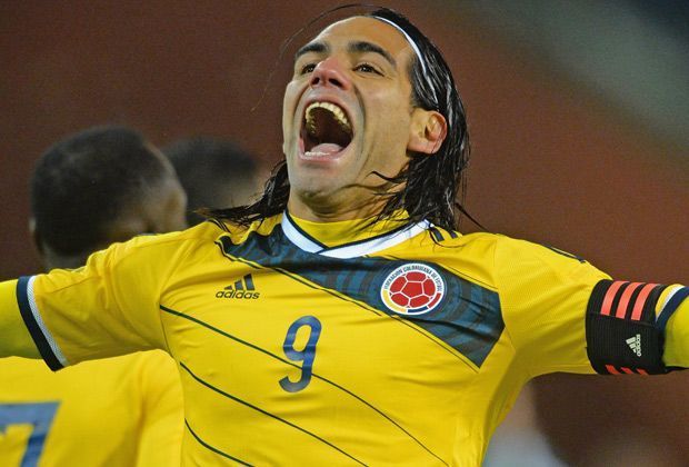 
                <strong>Im Fokus: Radamel Falcao</strong><br>
                Der 28-Jährige erleidet im Januar eine Kreuzbandverletzung. Die WM-Teilnahme scheint dennoch möglich zu sein. Sein behandelnder Arzt erklärte: "Ich denke, dass Falcao mit zur WM fahren wird, auch wenn er zu Anfang des Turniers natürlich bei 100 Prozent ist."
              