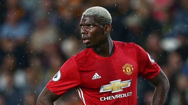 
                <strong>Paul Pogba</strong><br>
                Der Franzose hält seit diesem Sommer den Rekord in Sachen Ablösesumme. Stolze 105 Millionen Euro ließ sich Manchester United die Dienste des Mittelfeldmannes. Die "Red Devils" hätten das Ganze auch billiger haben können, wenn sie Pogba 2012 nicht zu Juventus Turin hätten ziehen lassen.
              