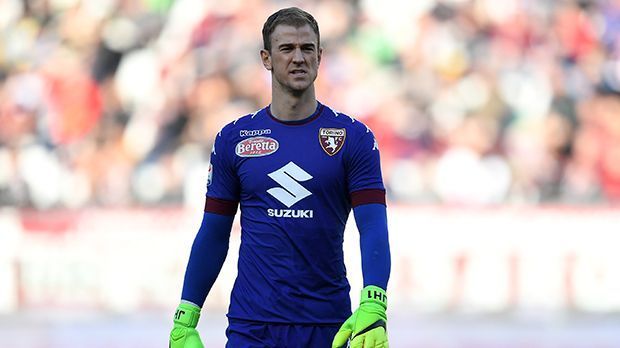 
                <strong>Joe Hart</strong><br>
                Torwart - Joe Hart: Der englische Nationaltorwart ist zurzeit an den FC Turin ausgeliehen. Laut eigener Aussage würde er am liebsten in Italien bleiben, doch sein Gehalt könnten die "Toros" nicht zahlen (City übernimmt zurzeit mehr als die Hälfte). Eine Rückkehr ist offenbar ausgeschlossen. Schließlich sägte ihn Guardiola zu Beginn der Saison ab.
              