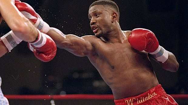 
                <strong>3. Pernell Whitaker</strong><br>
                Platz drei auf Mayweathers Liste geht an Pernell Whitaker. Der Rechtsausleger musste seinen Weltergewichtstitel 1997 nach vier Jahren an Oscar de la Hoya abgeben. 
              