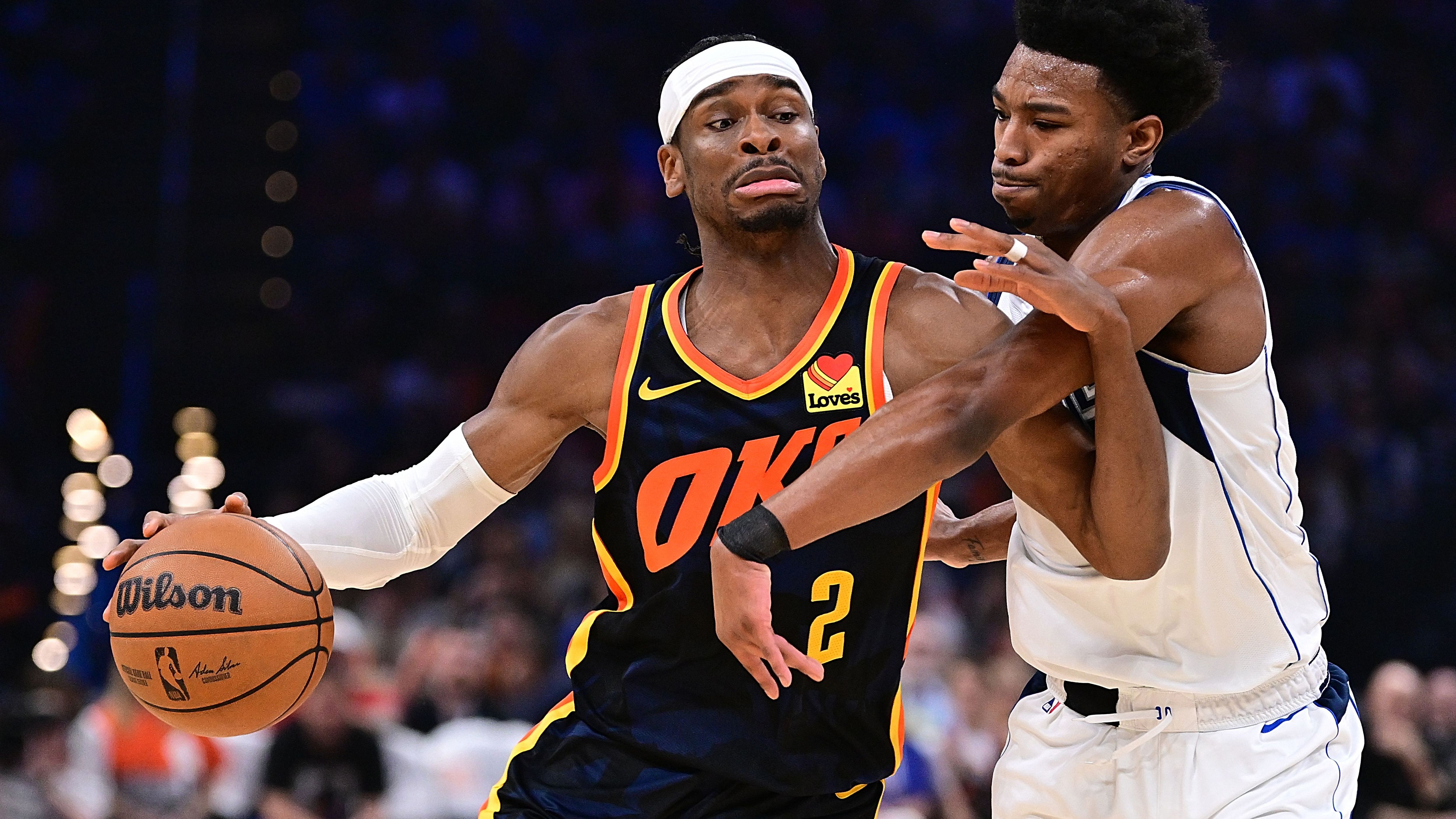 <strong>3.  Oklahoma City Thunder (zuvor Rang 3)<br></strong> 4:0 und keinerlei Probleme in der 1. Runde gegen die Zion-losen Pelicans. Gerade die Defensive war dabei auf einem unglaublichen Niveau. Nun wartet mit den Mavs ein anderes Kaliber. In der Regular Season gewannen die Thunder drei von vier Spielen, zum Saisonausklang schonte Dallas allerdings das ganze Team. Ich erwarte eine lange Serie.