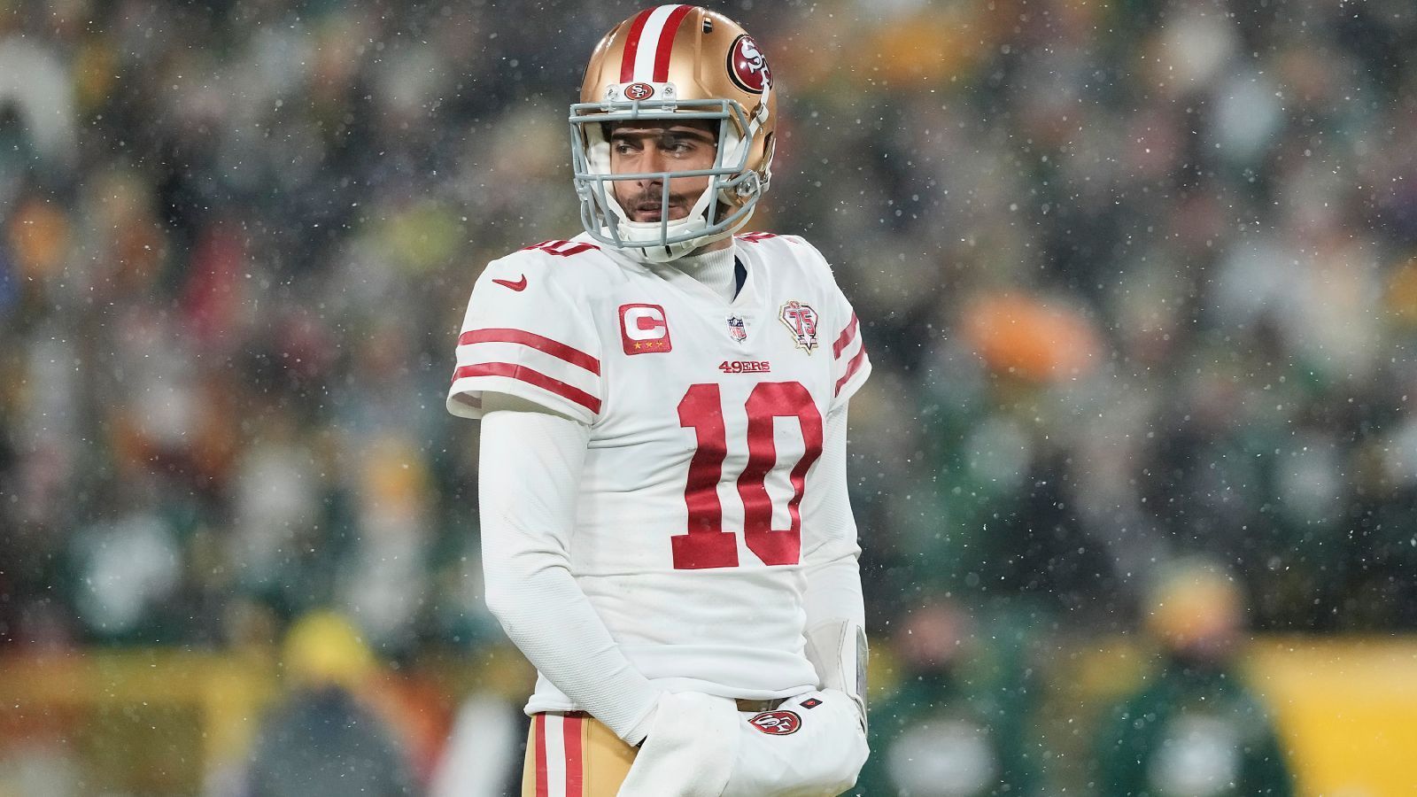 
                <strong>Schwäche der San Francisco 49ers: Fehlende Quarterback-Big-Plays</strong><br>
                Die Schwäche der 49ers ist neben der ausbaufähigen Passverteidigung der Quarterback, Jimmy Garoppolo. Im Gegensatz zu den vorher genannten Joe Burrow und Patrick Mahomes zeigt Garoppolo kaum mal, dass er Plays verlängert. Es kommt auch öfter mal vor, dass er durch einen übersehenen Linebacker in der Mitte eine unnötige Interception verursacht. Auch wenn die Kritik an ihm manchmal überzogen oder teilweise irrational ist, gibt es einen Grund, warum die 49ers im letztjährigen Draft drei Erstrunden-Picks für seinen designierten Nachfolger aufgegeben haben.
              