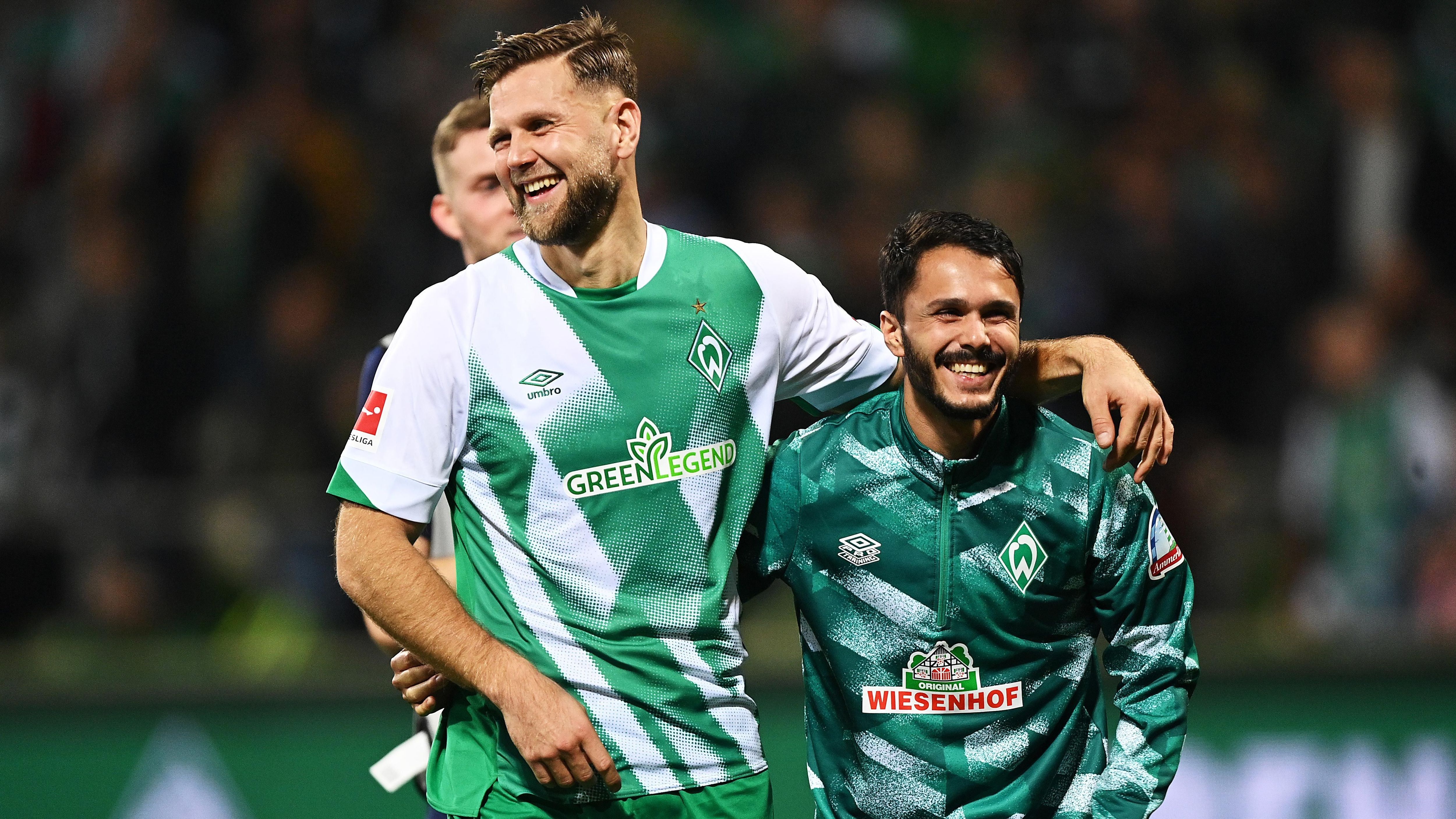 
                <strong>Top: Werder Bremen und Niclas Füllkrug</strong><br>
                In Bremen hat man gut lachen. Kein Wunder, denn der Aufsteiger beendet das Jahr 2022 auf dem neunten Tabellenplatz. Die Norddeutschen spielen attraktiven Fußball und haben vor allem einen Mann: Niclas Füllkrug. Der kantige Stürmer ist zurzeit bester deutscher Torschütze und wurde nach seinen Top-Leistungen sogar von Bundestrainer Hansi Flick für die Weltmeisterschaft nominiert. Zehn Tore in 14 Einsätzen stehen bei Füllkrug zu Buche.
              