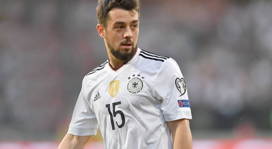 
                <strong>Amin Younes</strong><br>
                Auch er bekommt seinen Kurzeinsatz. Ohne Note
              