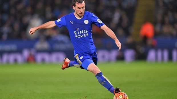 
                <strong>Christian Fuchs: Kicker</strong><br>
                Christian Fuchs - Kicker: Leicester-Verteidiger Christian Fuchs verrät "Sky Sports", dass er nach seiner Fußball-Karriere als Kicker in der NFL durchstarten will. Doch der Österreicher ist nicht der einzige Fußballer mit Potenzial für American Football. ran.de hat eine (nicht ganz ernst gemeinte) Liste zusammengestellt.
              