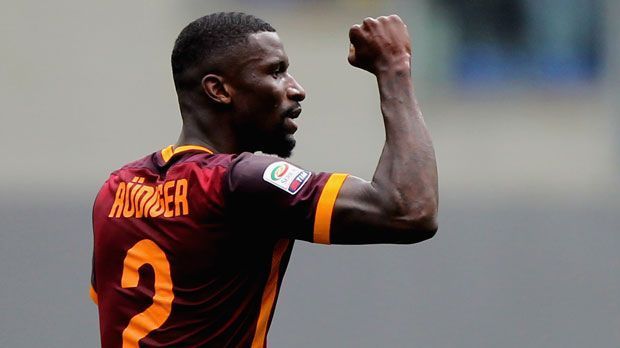 
                <strong>Antonio Rüdiger (AS Rom)</strong><br>
                Antonio Rüdiger (AS Rom): Vertrag bis 2020. Gerade erst haben die Italiener den vom VfB Stuttgart ausgeliehenen Verteidiger fest verpflichtet. Dafür wandern neun Millionen Euro nach Schwaben. Die Roma will Rüdiger jedoch laut italienischen Medienberichten noch diesen Sommer für viel Geld weiterverkaufen. Als Interessenten gelten Vereine der Kategorie Paris St. Germain oder FC Chelsea.
              