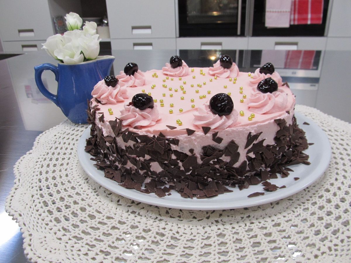 Pinke Schwarzwälder Kirschtorte