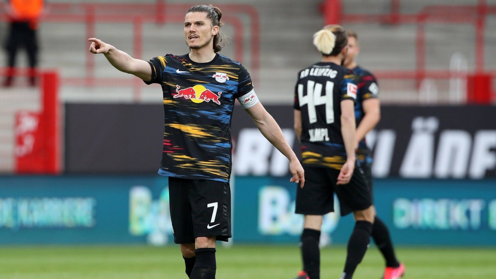 
                <strong>RB Leipzig</strong><br>
                Gegner: 1. FSV Mainz 05 -Voraussichtliche Aufstellung -Tor: Gulacsi -Abwehr: Mukiele, Simakan, Orban, Angelino -Mittelfeld/Sturm: Forsberg, Haidara, Kampl, Silva, Nkunku, SabitzerFällt aus: Saracchi, Halstenberg
              