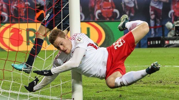 
                <strong>RB Leipzig</strong><br>
                Marcel Halstenberg (Handbruch/Rückkehr wohl Mitte Januar 2018)
              