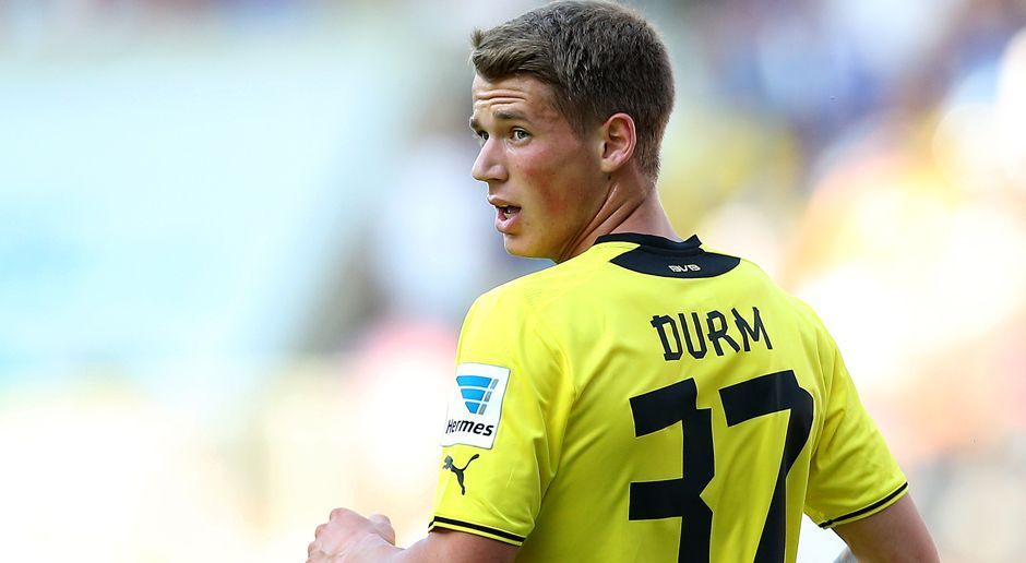 
                <strong>Erik Durm</strong><br>
                Erik Durm (24): Am 28.08.2013 zum BVB gekommen. Debüt für die deutsche Nationalmannschaft am 01.06.2014 im Testspiel gegen Kamerun (2:2).
              