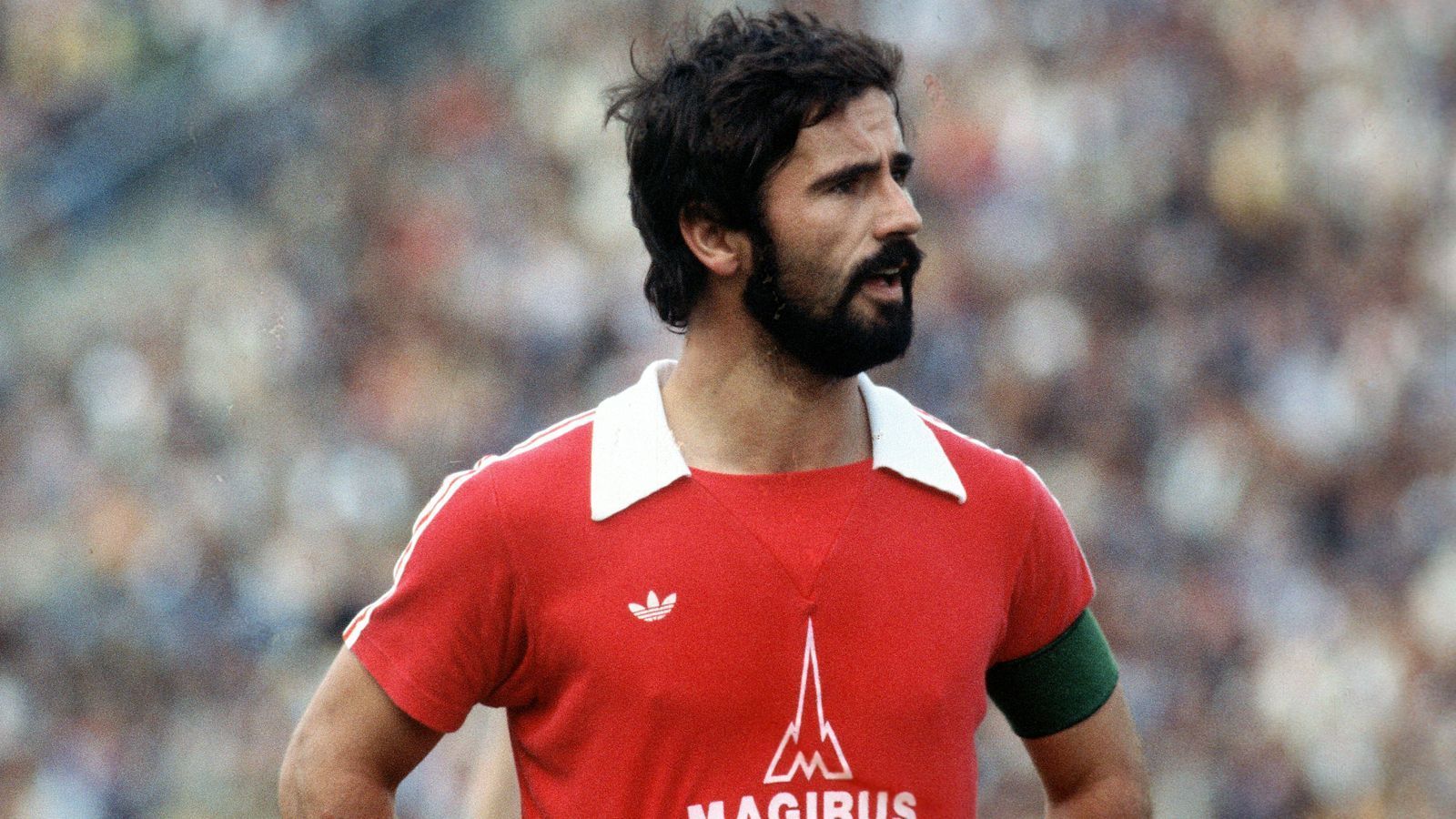 
                <strong>Platz 11 - Gerd Müller</strong><br>
                Bundesliga-Siege: 232Bundesliga-Spiele: 427Bundesliga-Tore: 365In der Bundesliga aktiv für: FC Bayern München
              