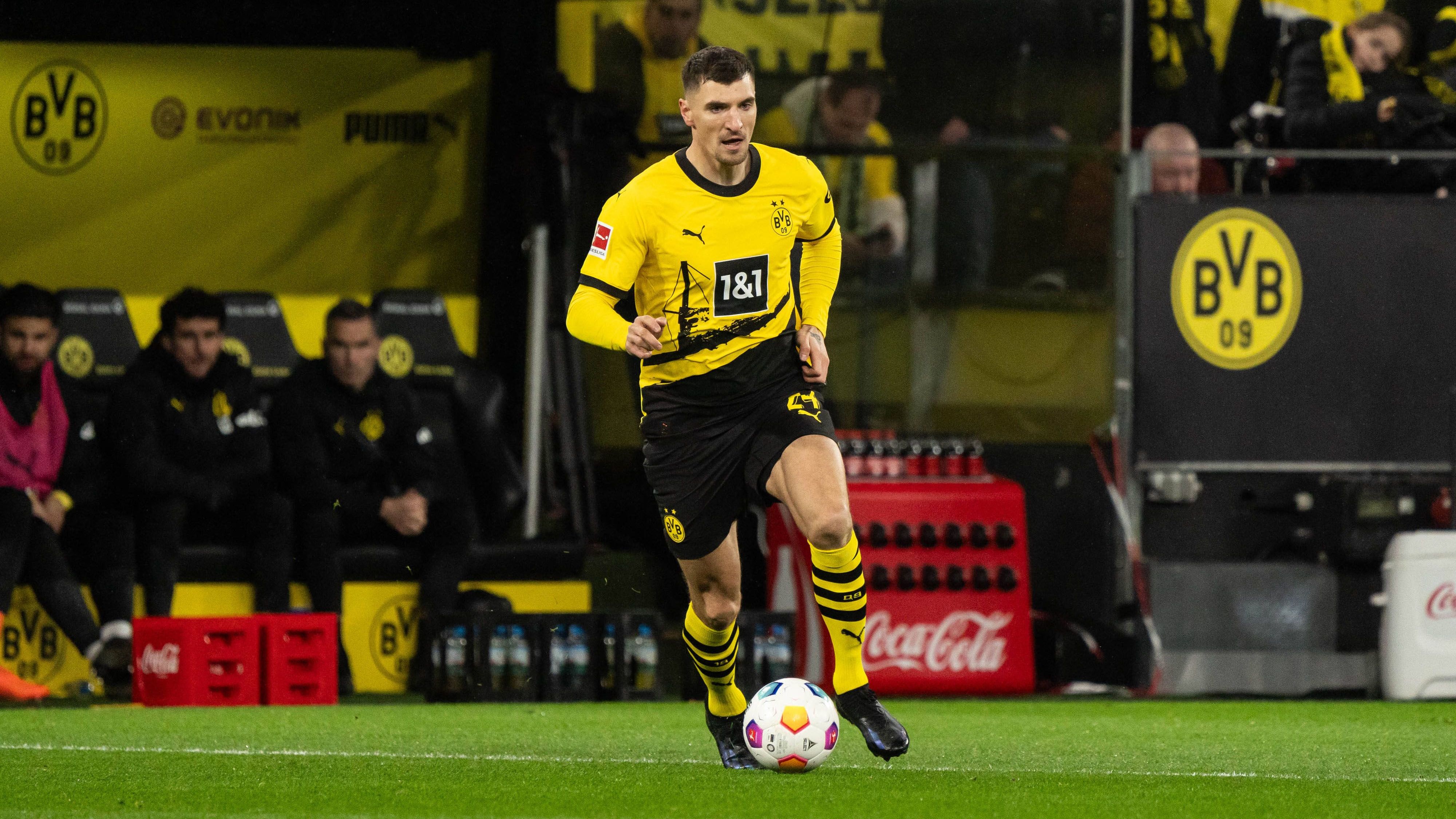 <strong>Thomas Meunier (Borussia Dortmund)</strong><br>Der Belgier feiert nach langer Verletzungspause seinen ersten Startelfeinsatz für die Profis in der laufenden Saison. Gefälliger Auftritt, viele gute Aktionen nach vorne, defensiv etwas wacklig. Einer der laufstärksten Spieler der Partie. Hat spät in der ersten Hälfte die große Chance zum Ausgleich. <strong><em>ran</em>-Note: 3</strong>