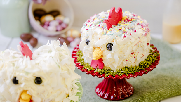 Oster-Huhn Surprise Cake