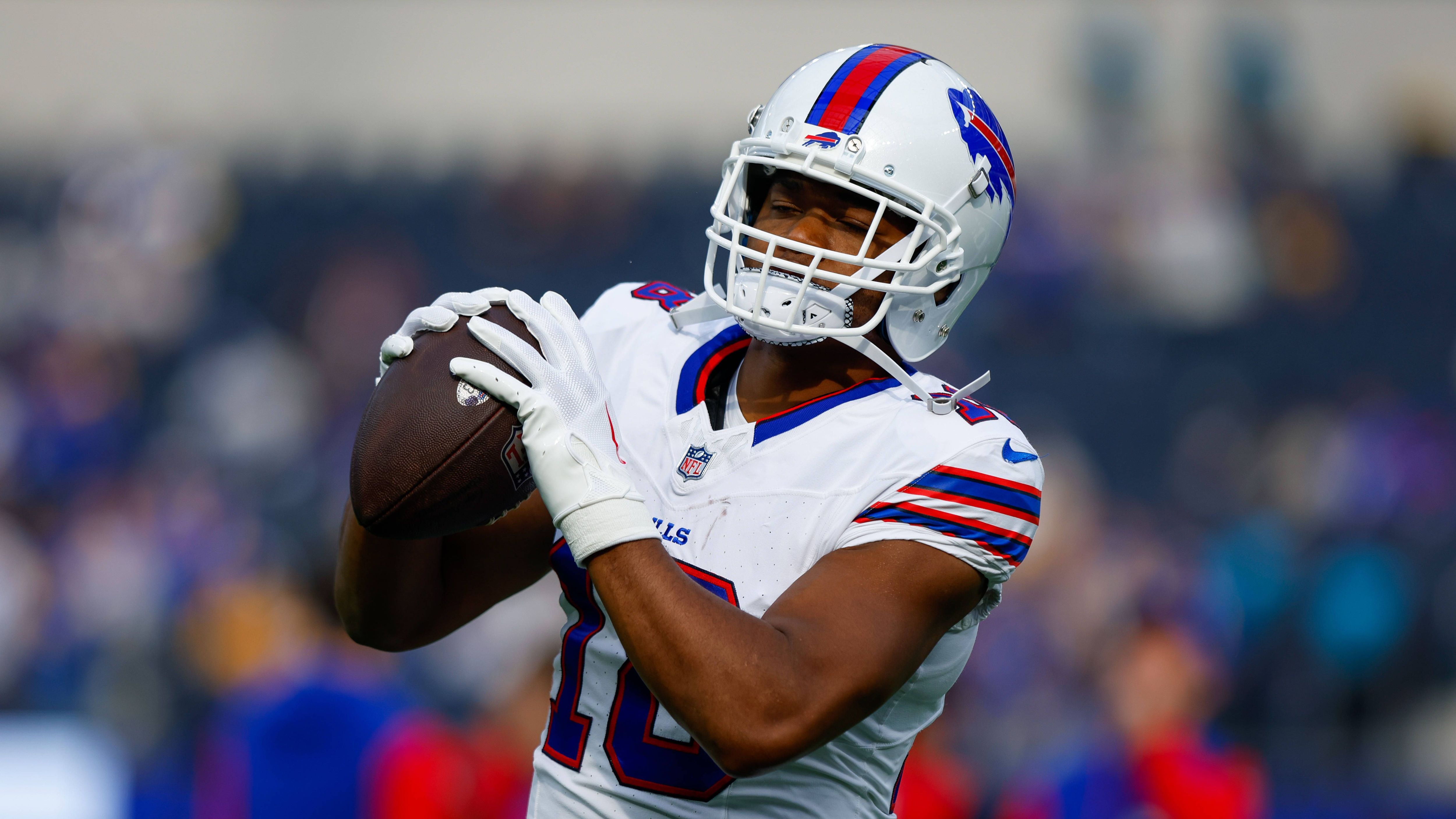 <strong>Wide Receiver: Amari Cooper&nbsp;</strong><br><strong>Letztes Team:</strong> Buffalo Bills<br><strong>Alter zum Saisonstart:</strong> 31<br><strong>Vorheriges Durchschnittsgehalt:</strong> 20 Millionen US-Dollar<br><strong>Gerüchte zu:</strong> Philadelphia Eagles, Dallas Cowboys