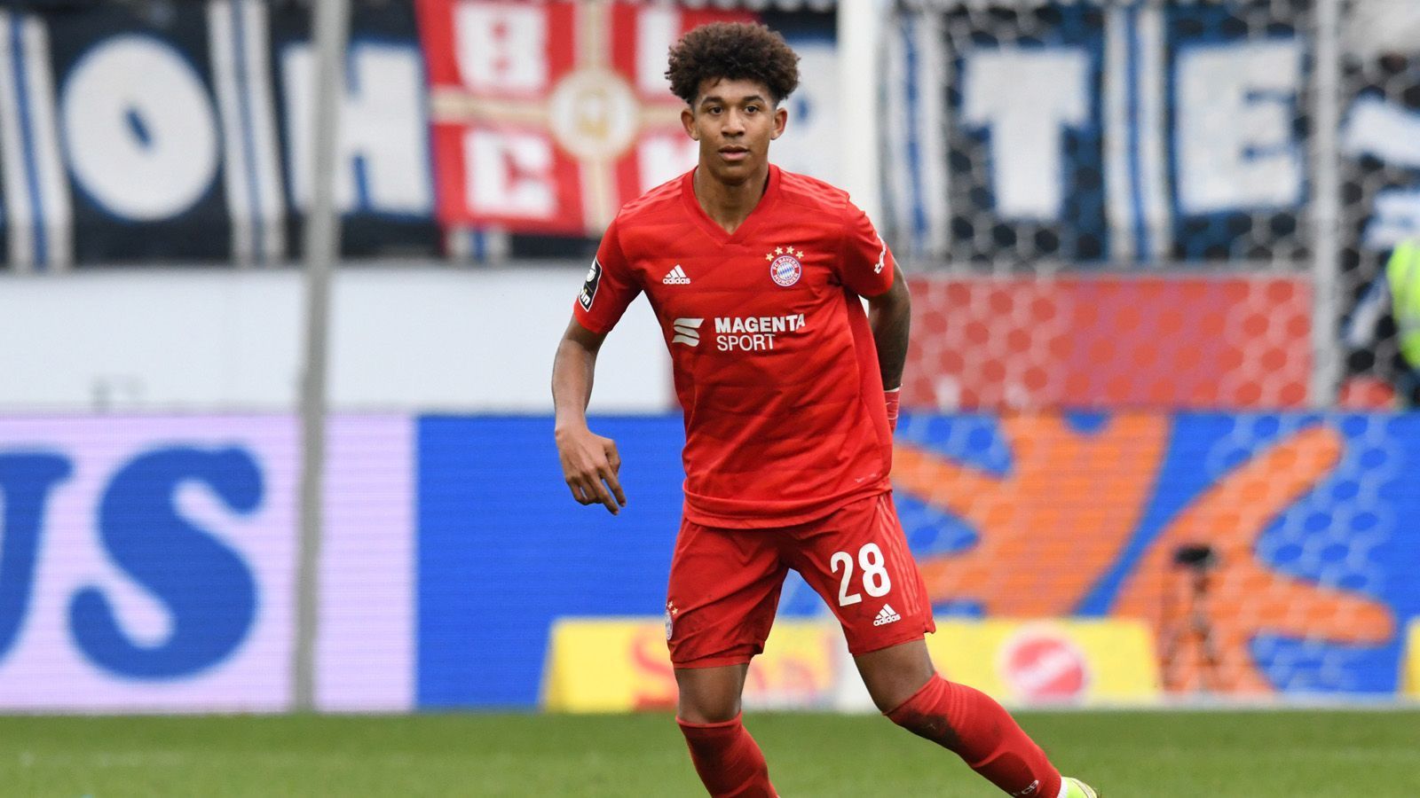 
                <strong>Chris Richards (19/Abwehr)</strong><br>
                Große Stücke halten die Bayern auf Chris Richards. Als der Amerikaner mit 17 Jahren vom Partner-Klub FC Dallas zur U19 des FC Bayern kam, hatte er zunächst Akklimatisierungs-Probleme und konnte sein Potenzial nicht ausschöpfen. Seit dieser Saison läuft der 19-Jährige für Bayern II in der 3. Liga auf und wurde nach einer Sprunggelenksverletzung zum Saisonstart zuletzt immer stärker.
              