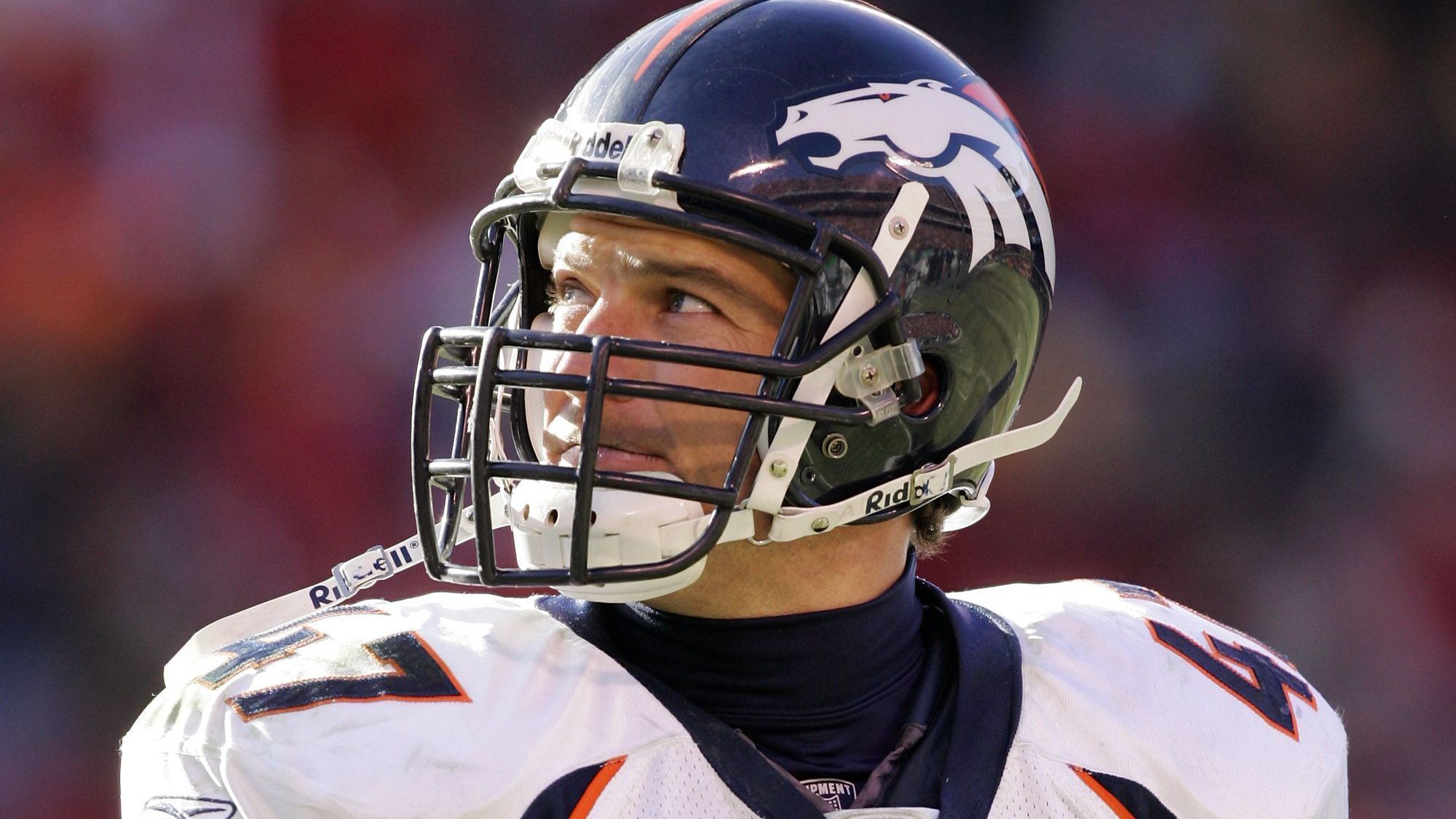 <strong>14. John Lynch zu den Denver Broncos (2004)</strong><br> Lynch verstärkte die Secondary der Broncos und festigte seinen Ruf als einer der härtesten Safeties in der NFL.
