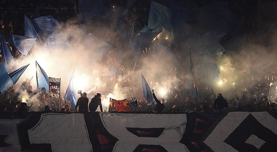 
                <strong>Nordderby: Das machten die Fans</strong><br>
                Auch nach mehrmaliger Aufforderung, das Zündeln zu unterlassen, machten die Randalierer weiter.
              