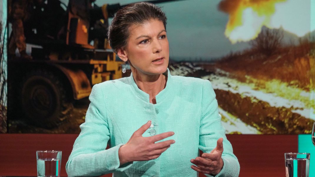 Wagenknecht hat mit Äußerungen zu Vergewaltigungen ukrainischer Frauen durch russische Soldaten eine Kontroverse ausgelöst. 