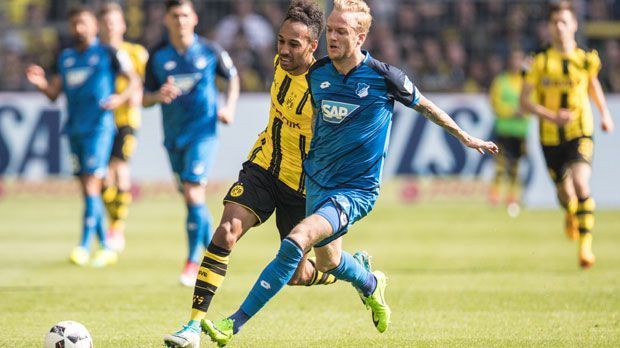 
                <strong>BVB-Verbleib: Höheres Niveau der Bundesliga</strong><br>
                Der deutlich größeren Chance auf den Meistertitel steht der sportlich höhere Stellenwert der Bundesliga gegenüber. In Frankreichs 20 Klubs umfassenden Ligue 1 ist die Diskrepanz unter den Klubs und das Niveau lang nicht so hoch wie in der Bundesliga ist. Insofern ist fraglich, ob ein Wechsel zum französischen Top-Klub für seinen Stellenwert und Marktwert förderlich wäre.
              