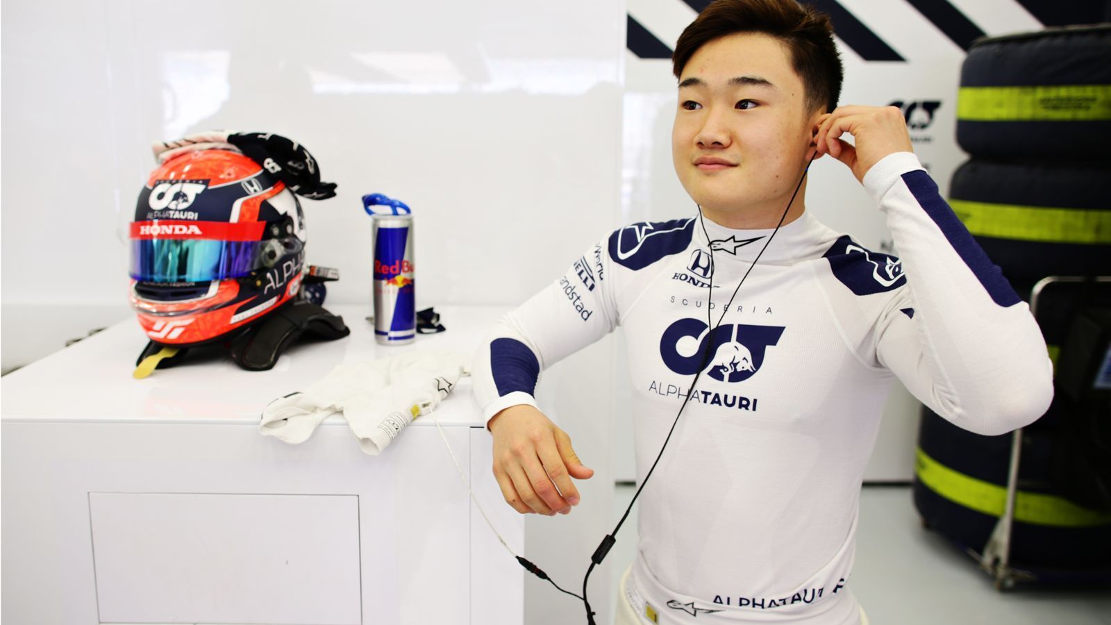 
                <strong>Gewinner: Yuki Tsunoda - Schnellster Rookie in vielversprechendem Auto</strong><br>
                Dass im AlphaTauri Überraschungen möglich sind, hat Pierre Gasly mit seinem Monza-Sieg 2020 bewiesen. Kein Wunder also, dass Yuki Tsunoda im Red-Bull-Farmteam aus dem Rookie-Triumvirat Tsunoda, Schumacher, Mazepin am schnellsten fuhr. Doch dass der Japaner eine so gute Rolle spielen würde, war nicht zu erwarten: Als die Teams am letzten Testtag noch einmal auf Zeitenjagd gingen, war er es, der sich mit Verstappen ein Duell um Platz eins lieferte. Tsunoda hat sich – trotz eines Drehers am letzten Testtag – blendend in seinem ersten Formel-1-Boliden eingelebt.
              