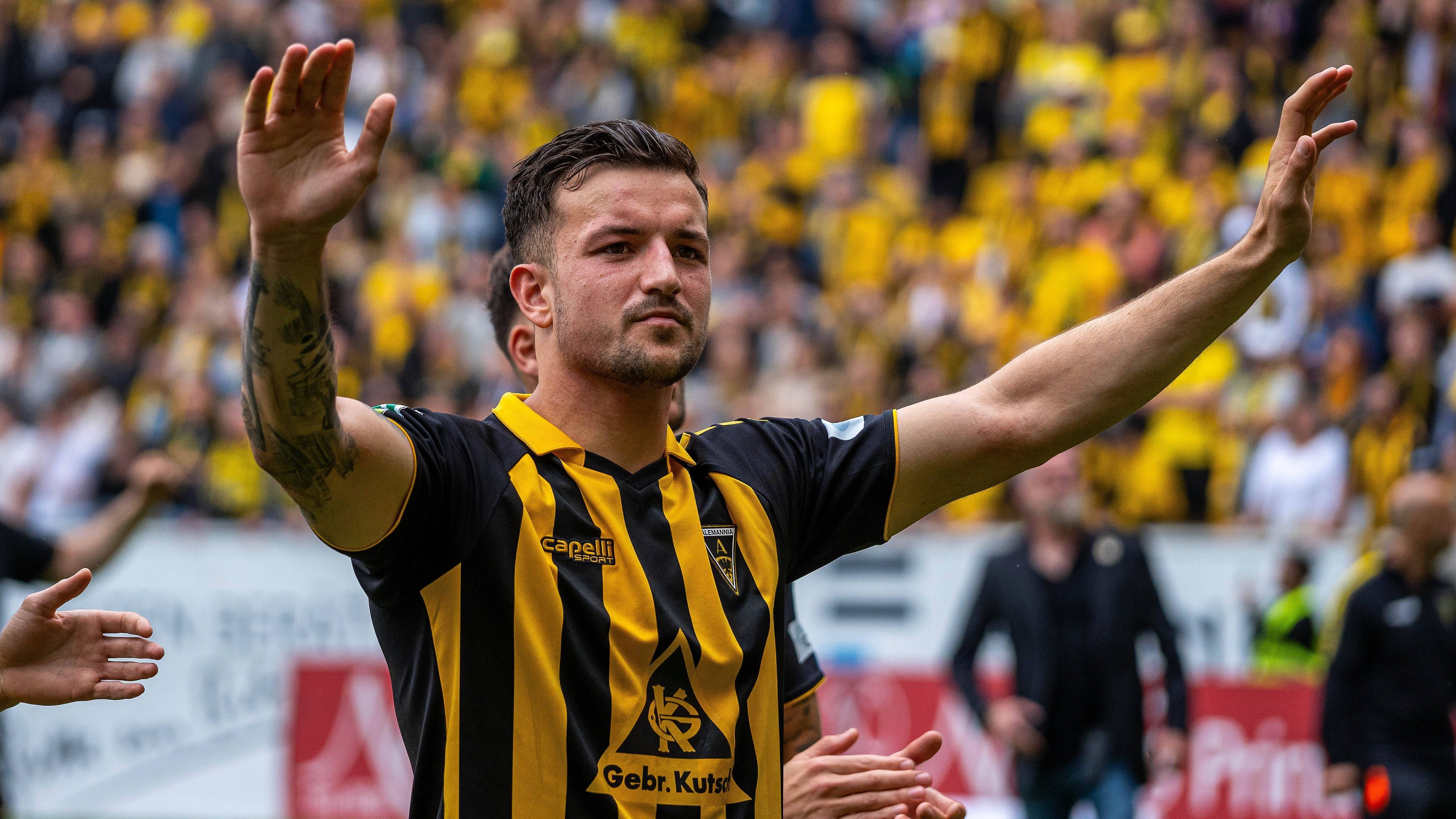 <strong>Frederic Baum (Auswechselbank, Alemannia Aachen)</strong><br>Was darf an Weihnachten nicht fehlen? Richtig, ein Baum. Mögliche Alternativen für diesen Platz: Der ehemalige Bayern-Spieler Michael "Tanne" Tarnat, Elias Baum von der SV Elversberg oder Lisa Baum von den Frauen des Hamburger SV.