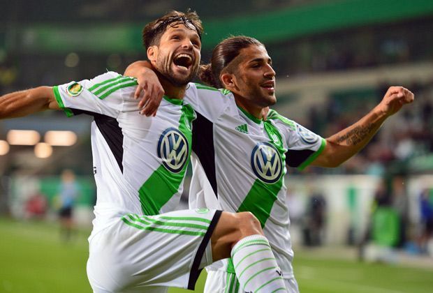 
                <strong>VfL Wolfsburg: 3.274.221 Euro bisher</strong><br>
                Prämien vom DFB: 2.756.000 Euro / TV-Gelder: 204.740 Euro / Zuschauereinnahmen: 313.418 / Als Gastmannschaft im Halbfinale kassiert der VfL Wolfsburg weitere 414.000 Euro an TV-Geldern (Quelle: fussball-geld.de)
              