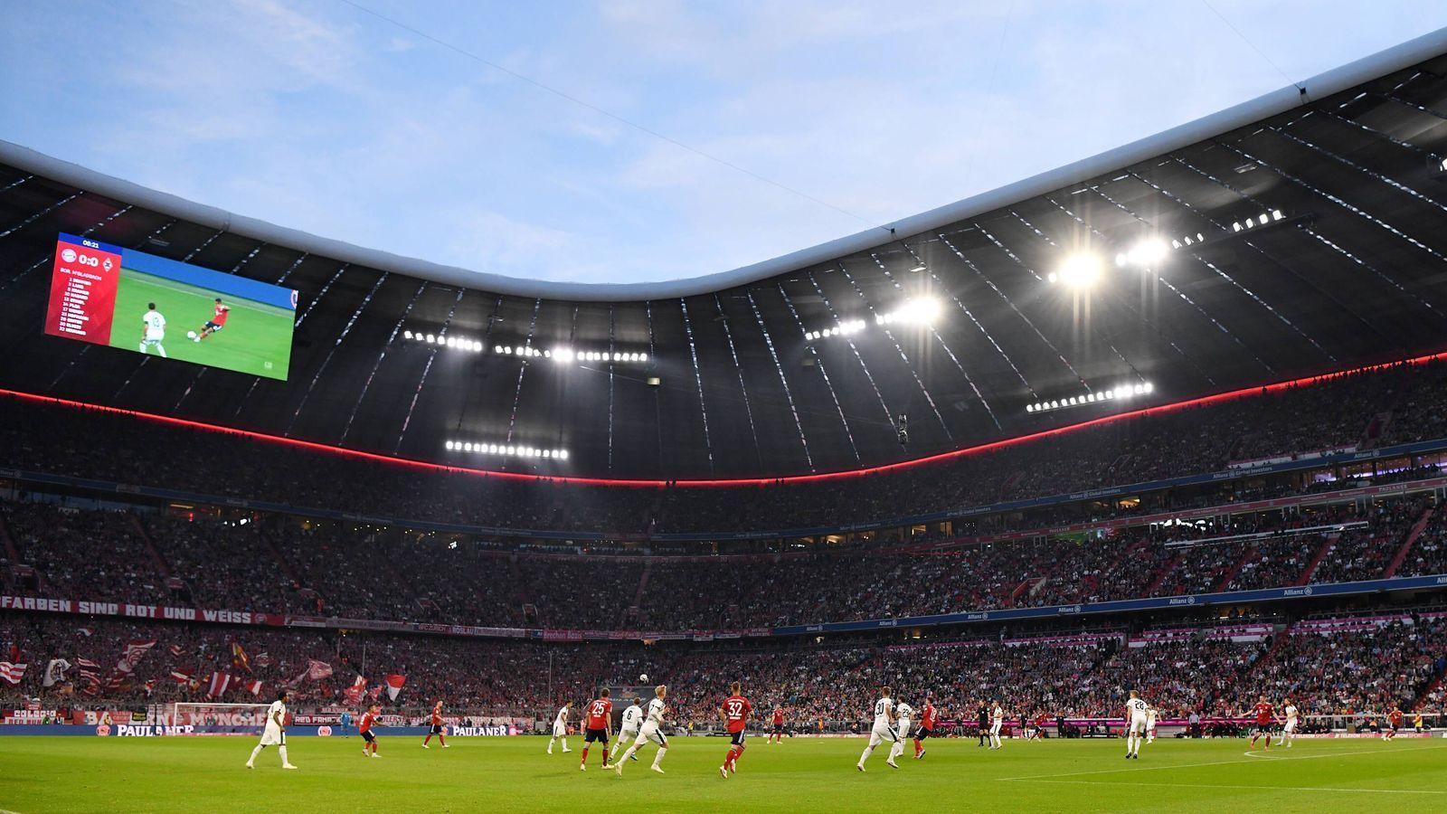 
                <strong>Platz 7: FC Bayern München</strong><br>
                Durchschnittlicher Ticketpreis: 72,30 Euro
              
