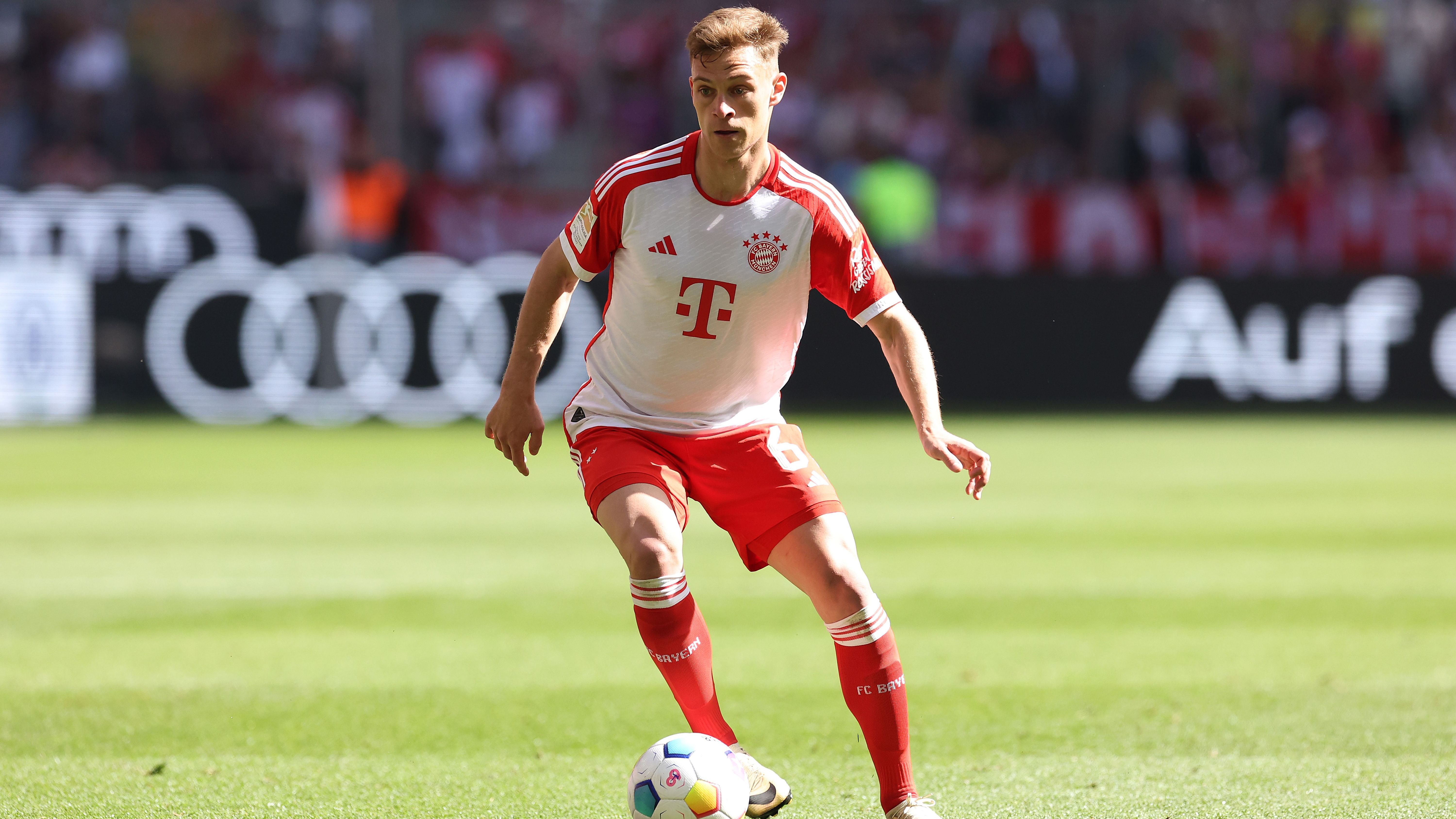 <strong>Joshua Kimmich</strong><br>Dass Joshua Kimmich die Rolle als Rechtsverteidigers so gut annimmt, damit hatte nicht unbedingt jeder gerechnet. Aber sowohl beim FC Bayern als auch bei der Nationalmannschaft hat sich Kimmich regelrecht in einen Rausch gespielt, seine tollen Leistungen gegen Arsenal und Frankreich als Highlights.