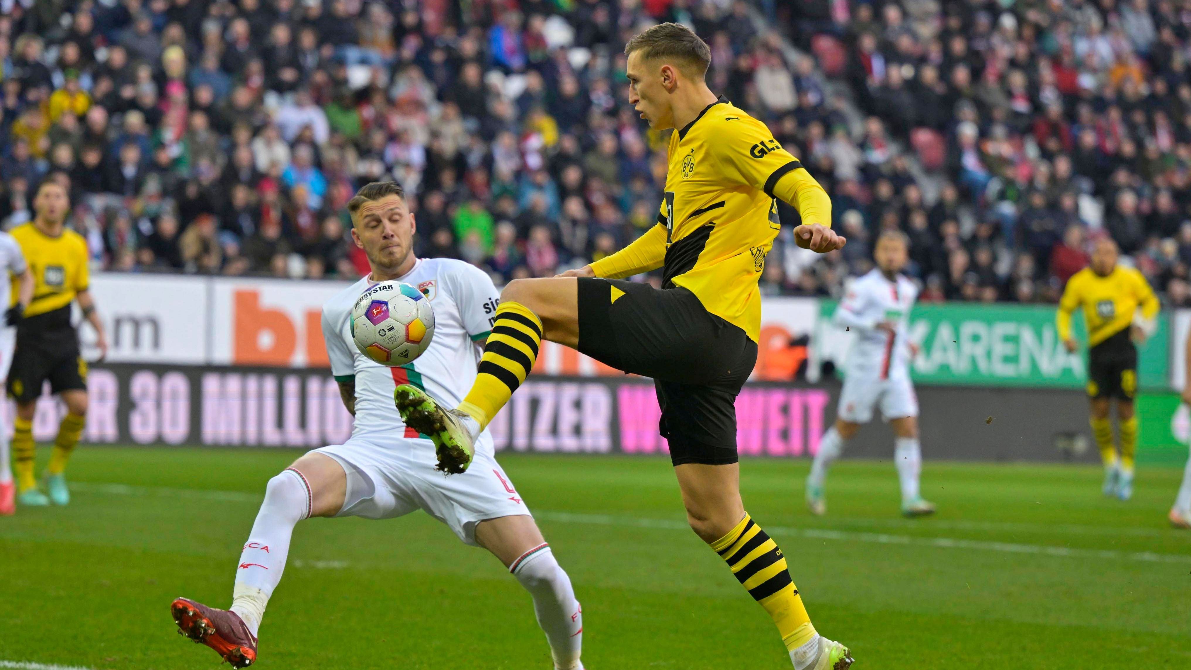 <strong>BVB: Wacklige Defensive, Offensive ohne Zielwasser</strong><br>Borussia Dortmund verpasst beim 1:1 gegen den FC Augsburg das ausgegebene Ziel von drei Punkten. Eine schwache Chancenverwertung verhinderte ein besseres Ergebnis, der bärenstarke Kobel eine Niederlage. Die <em><strong>ran</strong></em>-Noten.