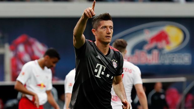 
                <strong>Platz 2 - Robert Lewandowski (FC Bayern München)</strong><br>
                Rückrunden-Tore: 16Rückrunden-Vorlagen: 3Scorerpunkte in der Rückrunde: 19Scorerpunkte Saison 2016/17: 37 (30 Tore, 7 Vorlagen)
              