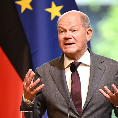 Bundeskanzler Olaf Scholz spricht bei einer Pressekonferenz nach einem Arbeitsgespräch.