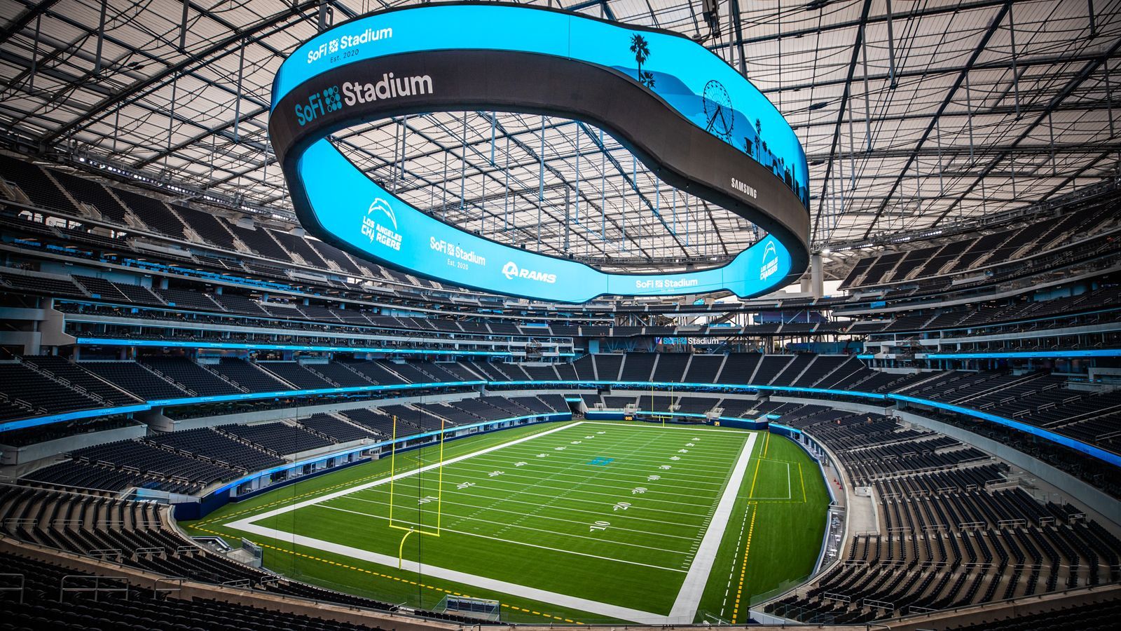 <strong>SoFi Stadium (Inglewood, Texas) - Kapazität: 70.270</strong><br>In 2020 fertig gestellt und seitdem ein echtes architektonisches Highlight. Die Los Angeles Rams teilen sich die imposante Hütte mit den Los Angeles Chargers. Fast 5 Milliarden Euro flossen in den Bau des Gesamtkomplexes.