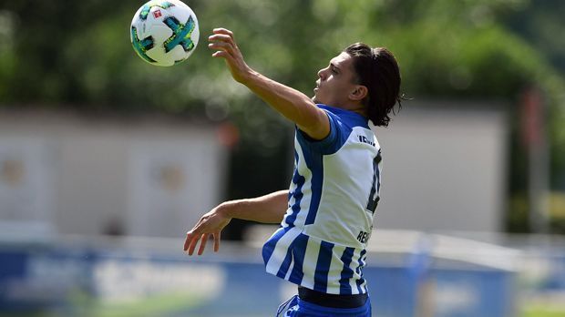 
                <strong>Hertha BSC</strong><br>
                Mit dem Niederländer Karim Rekik war auch schon ein Neuzugang dabei, als Dardai seine Mannen zum ersten Training bat. Der 22 Jahre alte Innenverteidiger wechselte von Olympique Marseille in die Hauptstadt und soll die Lücke schließen, die durch den Abgang von John Anthony Brooks nach Wolfsburg entstanden war.
              