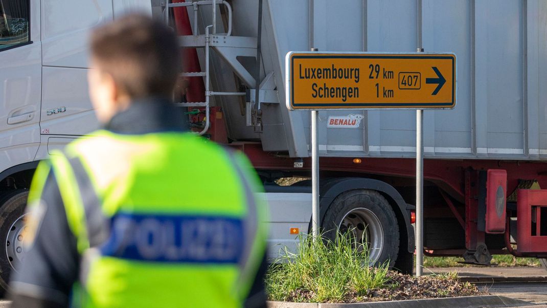 Neben mehr Personal fordert die Gewerkschaft der Polizei (GdP) auch Drohnenüberwachung, Kennzeichenerkennung und mobile Kontrollstellen.