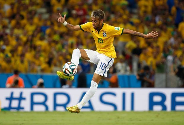 
                <strong>Neymar (4 Tore, Brasilien, FC Barcelona)</strong><br>
                Bei Brasiliens Heim-WM lastet fast der gesamte Druck auf den Schultern von Neymar. Der 22-Jährige kommt damit aber erstaunlich gut zurecht. Gegen Kroatien und Kamerun gelingt ihm jeweils ein Doppelpack. Im Halbfinale gegen Deutschland wird er schmerzlich vermisst.
              