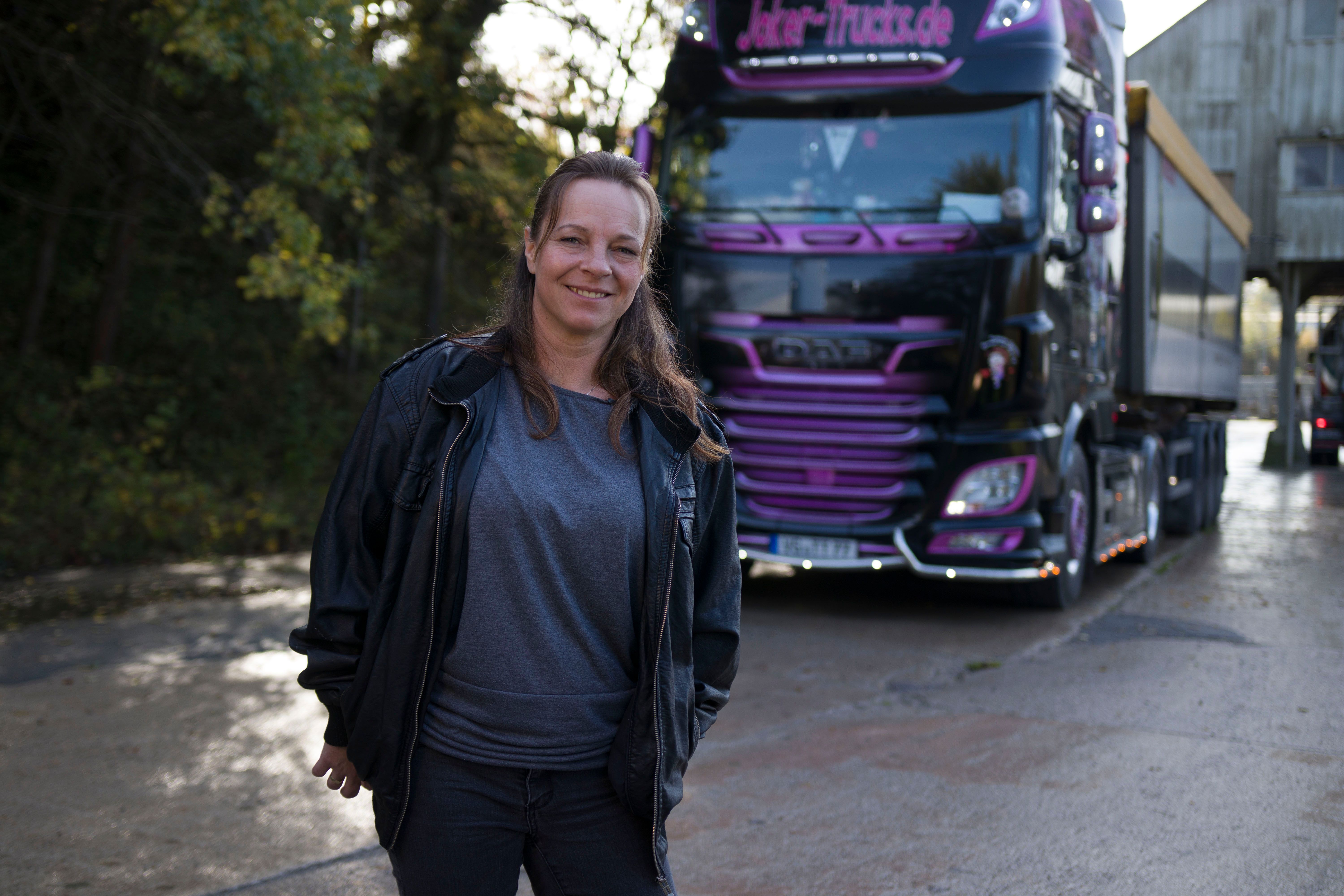 "Trucker Babe" Tamara und ihr DAF Truck "Diva".