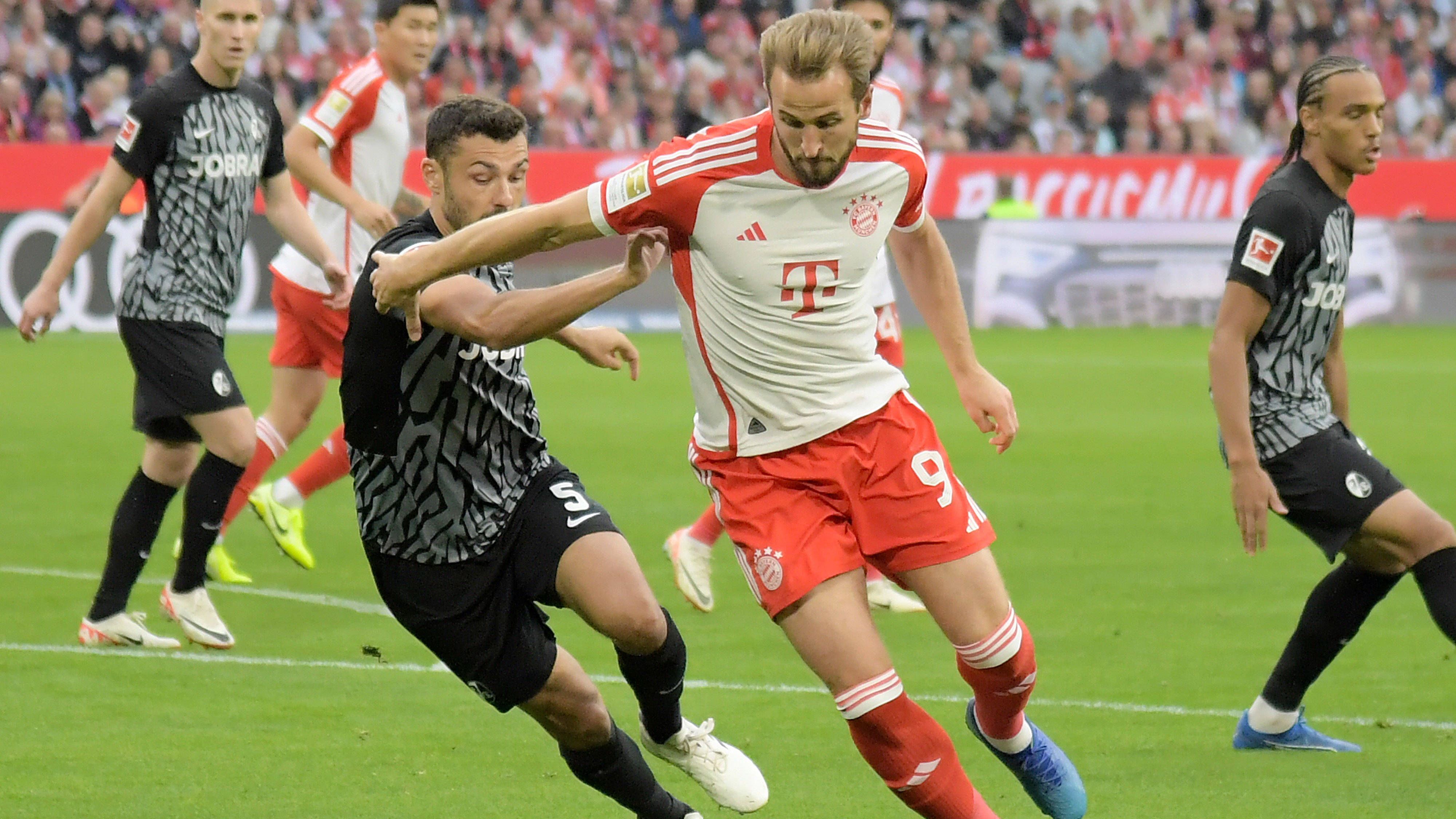 <strong>Harry Kane</strong><br>Der Engländer bekommt erneut wenig Vorlagen in der Sturmmitte und zieht sich deshalb mehrmals ins Mittelfeld zurück, von wo er viele Angriffe mit guten Pässen einleitet. Zweimal Pech bei Schüssen von der Strafraumgrenze, die beide ganz knapp am Pfosten vorbeigehen (19., 22.). Wunderschönes Zusammenspiel mit Sane vor dem 2:0. Macht nach 72 Minuten Platz für Tel. <strong>ran-Note: 2</strong>