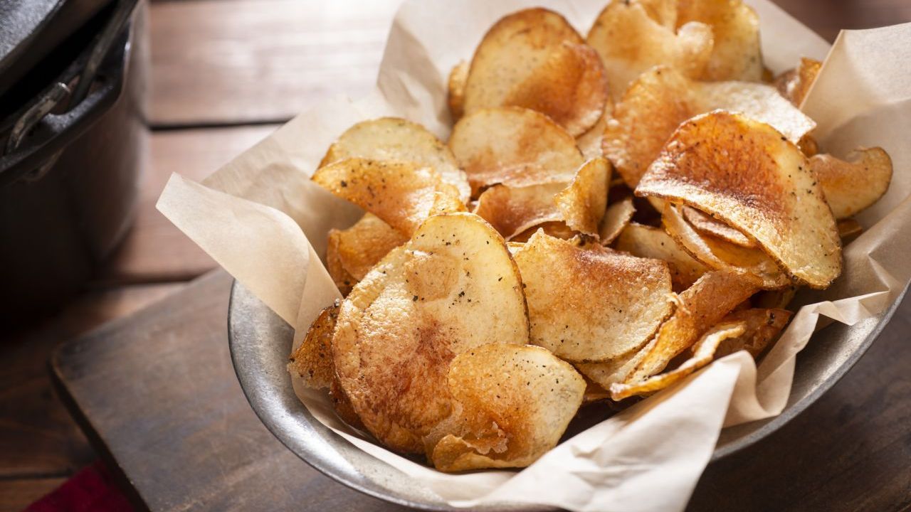 Chips: Einige Chips-Sorten werden mit tierischen Produkten aromatisiert zum Beispiel mit Kälberlab.