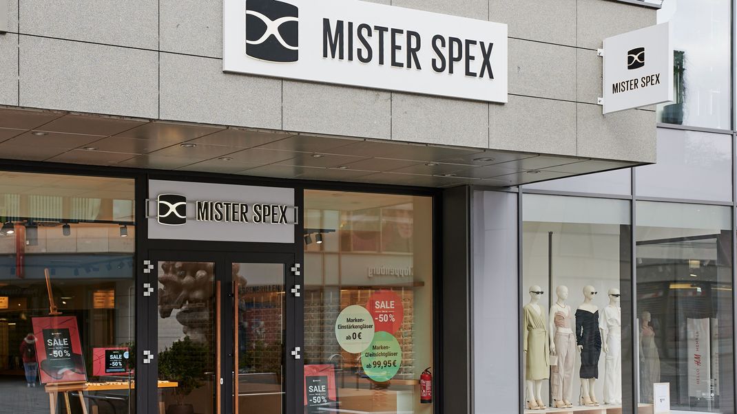 Mister Spex muss handeln - ein drastischer Restrukturierungsplan sieht neben diversen Maßnahmen die Schließung aller acht internationalen Filialen vor. 