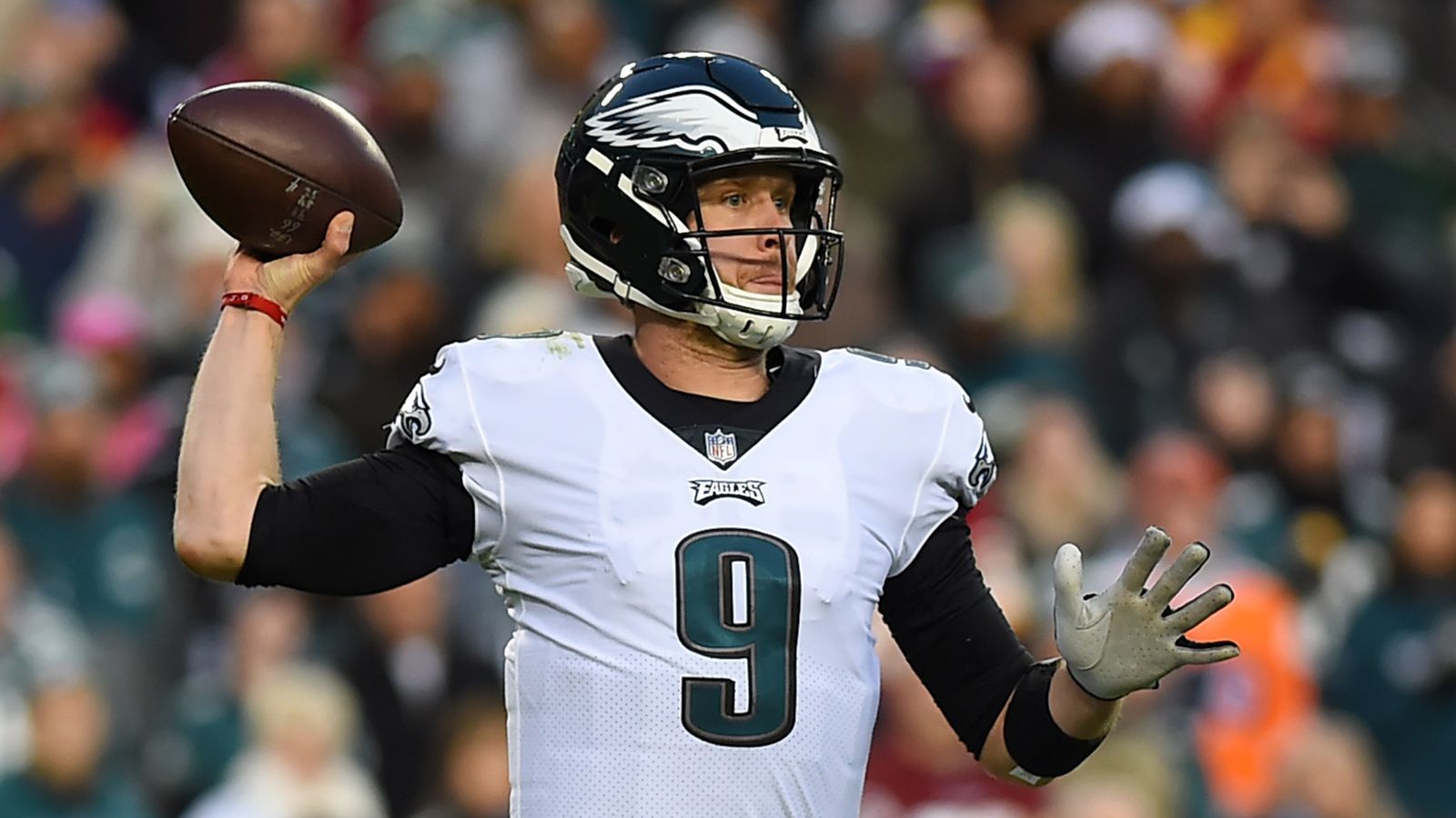 
                <strong>Welcher Back-Up-Quarterback sollte ein Starter sein?</strong><br>
                1. Nick Foles, 32 Prozent2. Teddy Bridgewater, 17 Prozent3. Ryan Fitzpatrick, 15 ProzentWeitere Antworten: Lamar Jackson, Tyrod Taylor, Taysom Hill*die meisten Antworten für diese Frage wurden abgegeben, nachdem Lamar Jackson zum Starter der Ravens ernannt wurde und bevor Nick Foles den verletzten Carson Wentz ersetzte
              