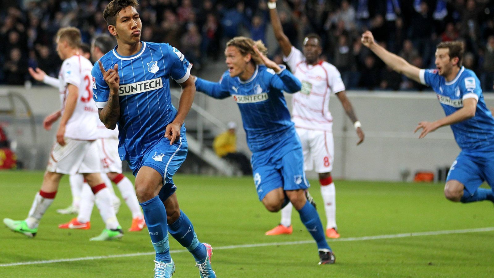 <strong>2013: 1. FC Kaiserslautern vs. TSG 1899 Hoffenheim</strong><br>
                Im Jahr 2013 musste die TSG 1899 Hoffenheim als Bundesligist gegen den 1. FC Kaiserslautern antreten - den Kraichgauern gelang im Nachsitzen der Klassenerhalt. Mit 3:1 und 2:1 ließen die TSG-Stars dem Zweitliga-Konkurrenten aus der Pfalz keine Chance. Im Hinspiel überragte Roberto Firmino (Foto) mit zwei Toren und einer Vorlage.
