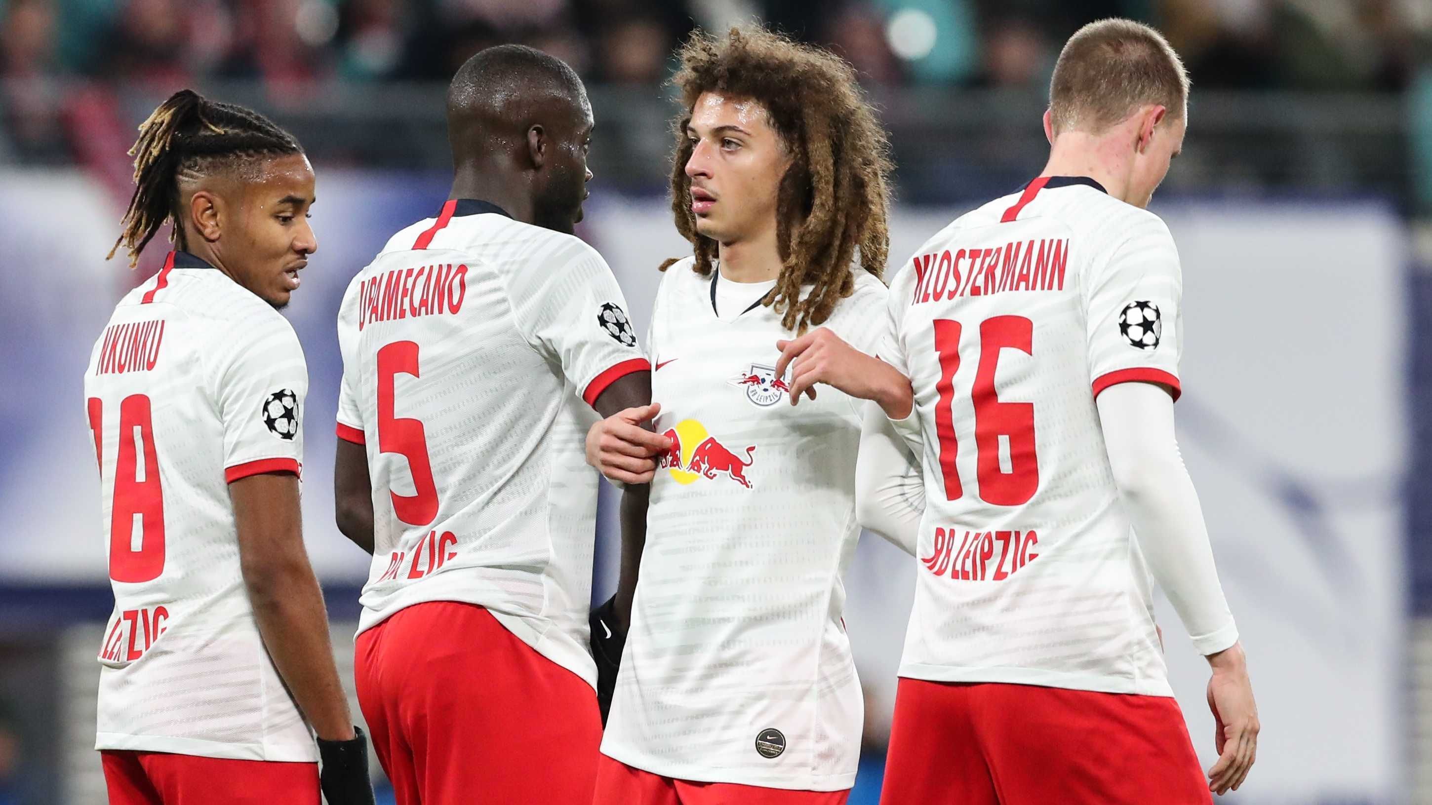 
                <strong>Wen sehen die Buchmacher vorne?</strong><br>
                Die größte Überraschungen bei den Buchmacher dürfte RB Leipzig sein, so sind die Sachsen trotz des Abgangs von Timo Werner keinesfalls als Außenseiter auf den Sieg gelistet. Viele Wettanbieter führen die Leipziger unter den 12 verbliebenen Teams auf dem siebten Platz und damit beispielsweise vor Real Madrid, Juventus Turin und dem SSC Neapel. Die Quote für den Finaltriumph der Nagelsmann-Elf liegt dabei zwischen 1:15 und 1:17. Die besten Chancen auf den Sieg hat laut unterschiedlichen Wettportalen tatsächlich der FC Bayern aufgrund der überzeugenden Auftritte vor der Pause. 
              