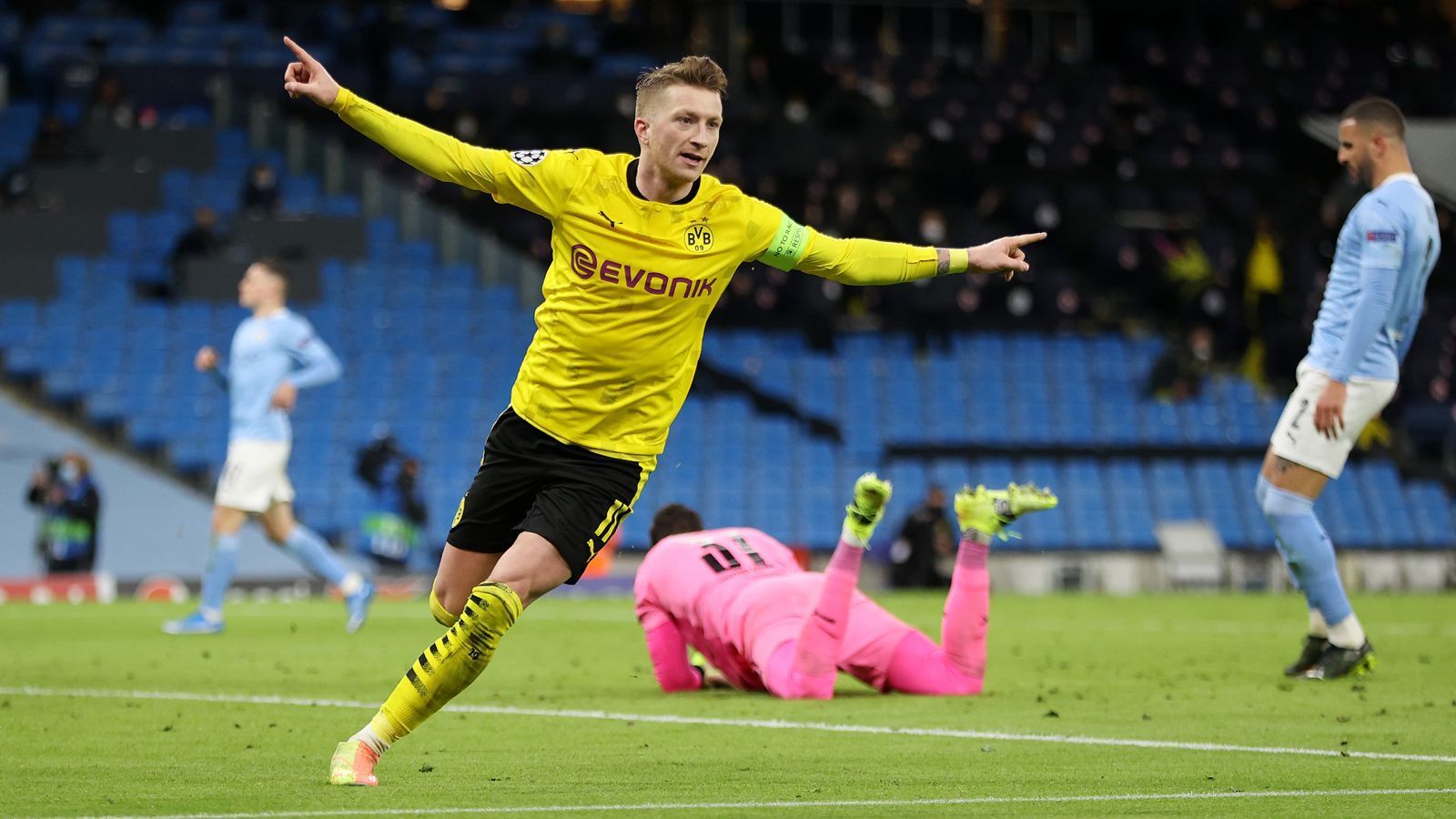 
                <strong>Platz 1: Marco Reus</strong><br>
                Champions-League-Tore für den BVB: 18 - Champions-League-Spiele für den BVB: 49
              