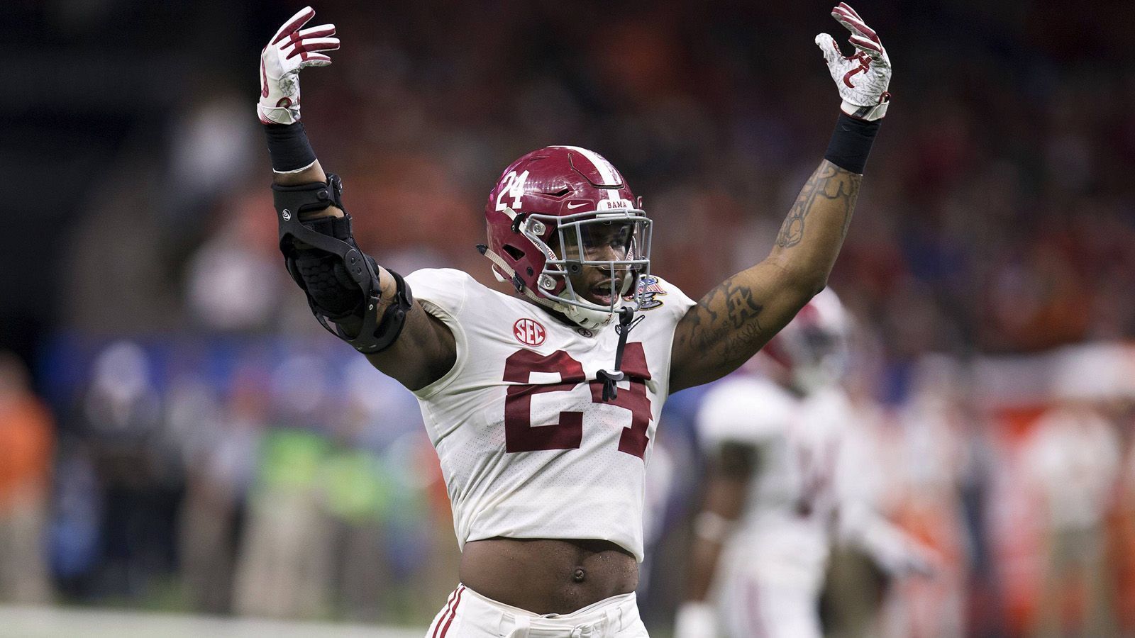 
                <strong>Terrell Lewis (Alabama Crimson Tide)</strong><br>
                Der Linebacker der Alabama Crimson Tide hat seine dritte College-Saison hinter sich. Ihm gelangen 21 Solo-Tackles und zehn Assist-Tackles. Zudem konnte er sechs Sacks verbuchen.
              