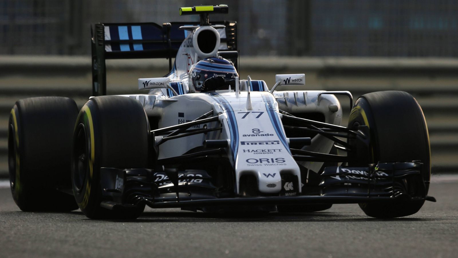 
                <strong>Letztes Aufbäumen</strong><br>
                Was folgte, war nochmal ein Aufbäumen: 2014 und 2015 belegte Williams Platz 3 in der Konstrukteurswertung, der heutige Mercedes-Pilot Valtteri Bottas wurde WM-Vierter, Felipe Massa Sechster. Ein Jahr später fuhren beide auf den Plätzen fünf und sechs durchs Ziel. 
              