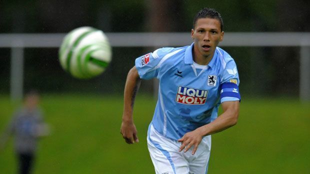 
                <strong>Abwehr: Jose Holebas</strong><br>
                Wechsel: 2010/11 für 900.000 Euro Ablöse zu Olympiakos PiräusAktueller Verein: FC Watford
              